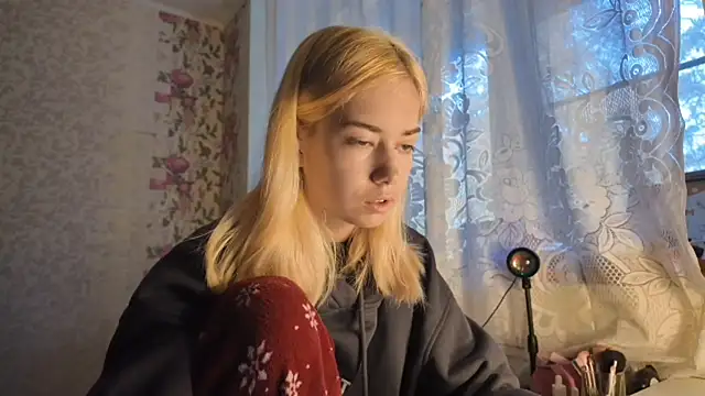 Witching Moon online show from 10/06/25, 07:50