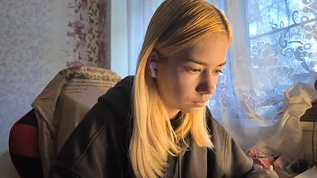 Witching Moon online show from 10/20/25, 07:20