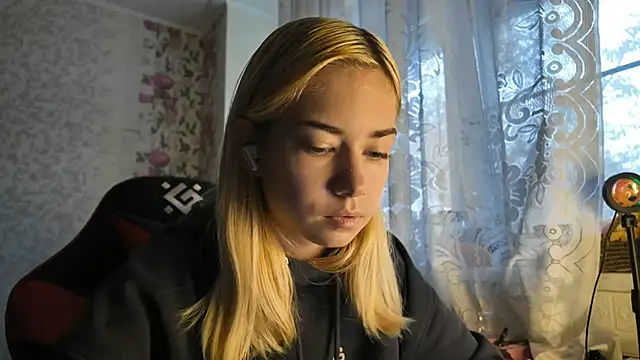 Witching Moon online show from 10/28/25, 07:45