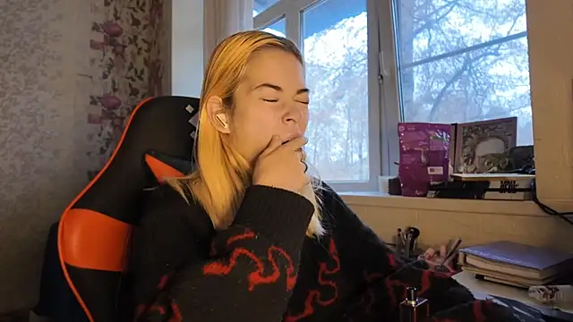 Witching Moon online show from 11/27/25, 07:32