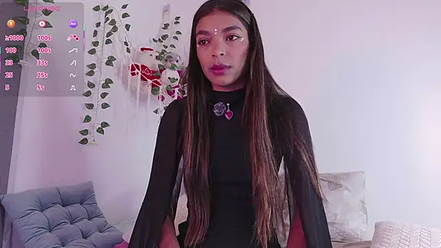 Snapshot of Nicolle_swt chatting on 11/21/25, 10:47 Nicolle swt online show from 11/21/25, 10:47