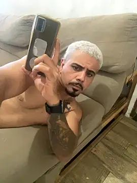 Snapshot of lordtbm1002 chatting on 09/30/25, 04:23 lordtbm1002 online show from 09/30/25, 04:23