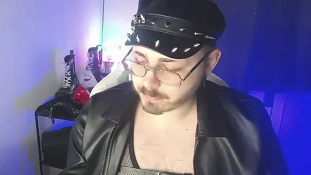 Snapshot of FabianKinky chatting on 10/10/25, 04:39 FabianKinky online show from 10/10/25, 04:39