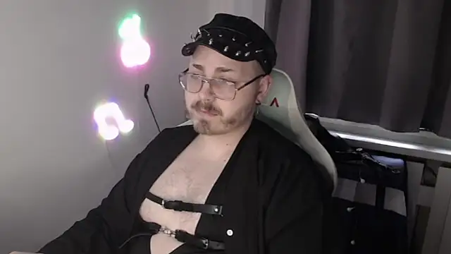 Snapshot of FabianKinky chatting on 10/25/25, 06:54 FabianKinky online show from 10/25/25, 06:54