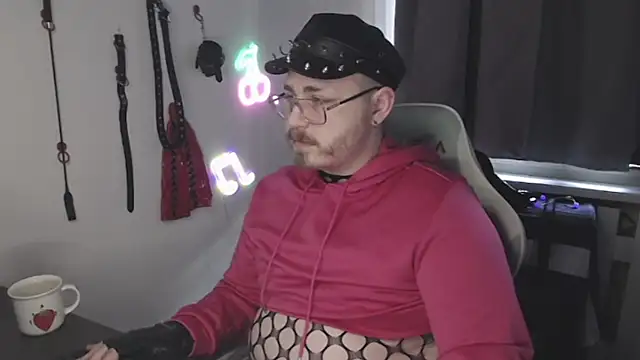 Snapshot of FabianKinky chatting on 10/28/25, 09:24 FabianKinky online show from 10/28/25, 09:24