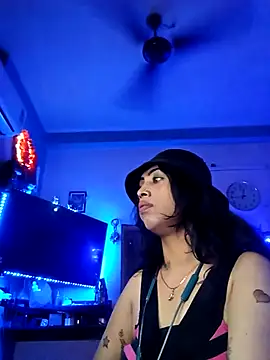 Love Beauty01 online show from 02/05/26, 06:45