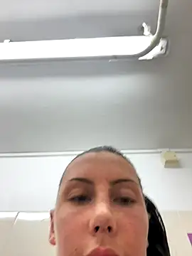 Snapshot of MilaRenee chatting on 10/29/25, 12:51 MilaRenee online show from 10/29/25, 12:51