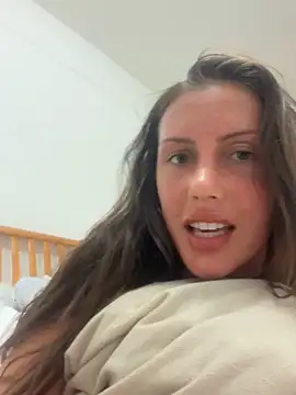 Snapshot of MilaRenee chatting on 10/30/25, 08:20 MilaRenee online show from 10/30/25, 08:20