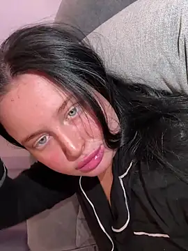 brunetteGirl274 online show from 10/02/25, 08:49