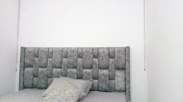 Lizbeth Rouse online show from 09/14/25, 02:05