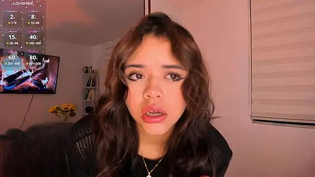 Snapshot of NikaVelvet1 chatting on 11/24/25, 11:37 NikaVelvet1 online show from 11/24/25, 11:37