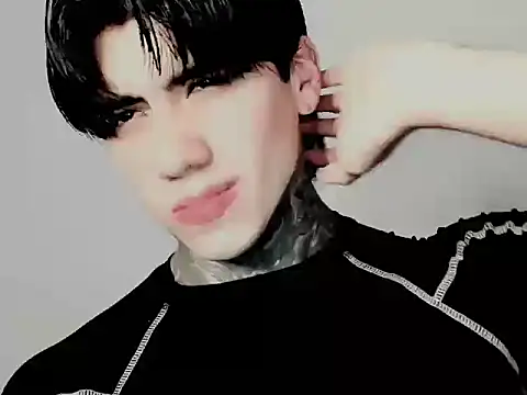 Snapshot of Alex_bdsmz chatting on 11/26/25, 12:22 Alex bdsmz online show from 11/26/25, 12:22