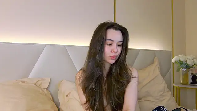 MiaMarlow online show from 11/07/25, 08:42