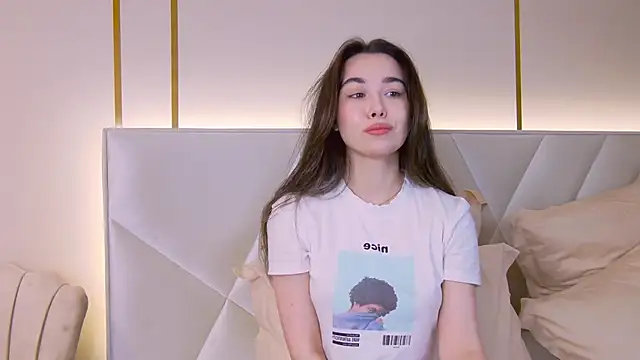 MiaMarlow online show from 11/10/25, 07:46