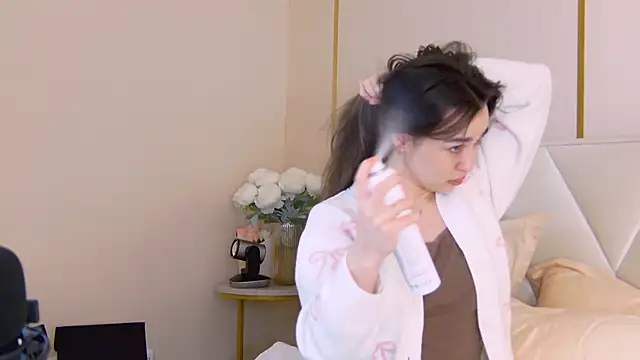 MiaMarlow online show from 11/16/25, 09:09