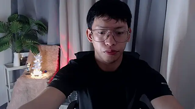 Snapshot of pinkcock_froi2305 chatting on 11/04/25, 01:59 pinkcock froi2305 online show from 11/04/25, 01:59