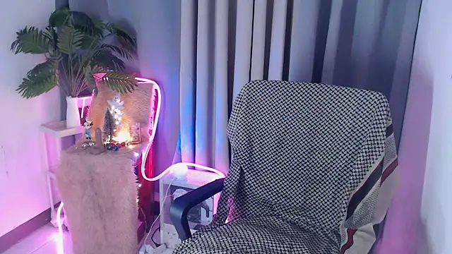 Snapshot of pinkcock_froi2305 chatting on 11/12/25, 02:56 pinkcock froi2305 online show from 11/12/25, 02:56