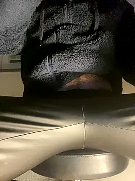 Skeye2 online show from 12/02/25, 01:55