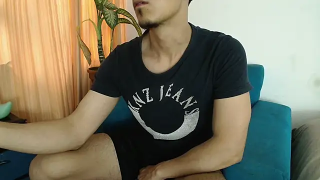 versatileguuy online show from 04/16/26, 09:50