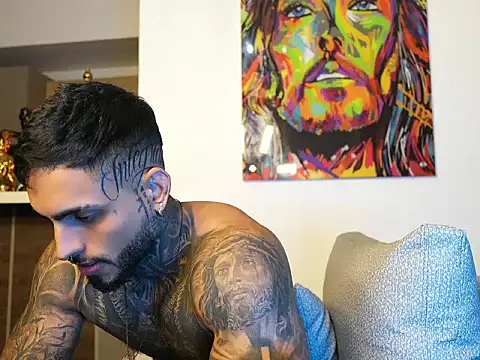 Snapshot of logan_hugh8 chatting on 09/15/25, 06:46 logan hugh8 online show from 09/15/25, 06:46