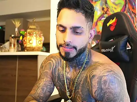 Snapshot of logan_hugh8 chatting on 09/28/25, 02:33 logan hugh8 online show from 09/28/25, 02:33