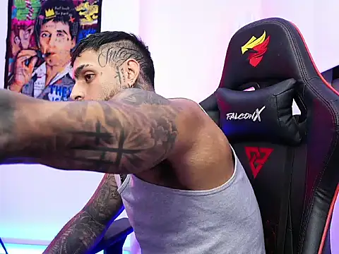 Snapshot of logan_hugh8 chatting on 10/22/25, 03:51 logan hugh8 online show from 10/22/25, 03:51