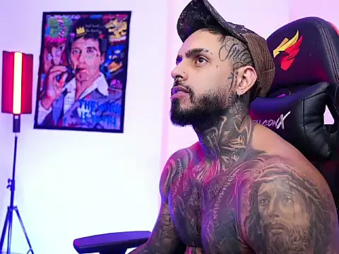 Snapshot of logan_hugh8 chatting on 11/05/25, 06:35 logan hugh8 online show from 11/05/25, 06:35