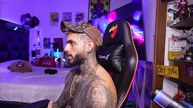 logan hugh8 online show from 03/13/26, 01:12