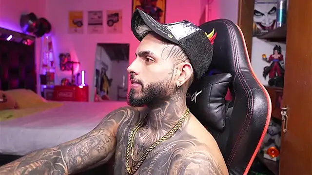 logan hugh8 online show from 04/01/26, 12:39