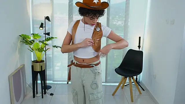 Snapshot of Timmyshy_ chatting on 10/31/25, 07:48 Timmyshy online show from 10/31/25, 07:48