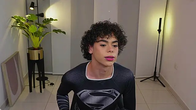 Snapshot of Timmyshy_ chatting on 11/07/25, 12:43 Timmyshy online show from 11/07/25, 12:43