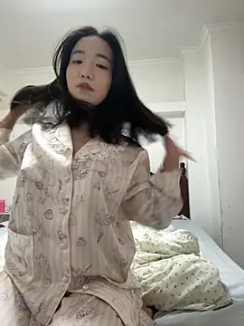 Snapshot of luluya1314 chatting on 06/14/26, 05:53 luluya1314 online show from 06/14/26, 05:53