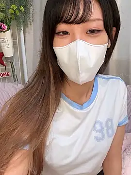 Snapshot of emiiiii1001 chatting on 09/18/25, 03:08 emiiiii1001 online show from 09/18/25, 03:08