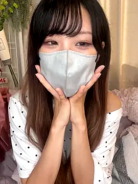 Snapshot of emiiiii1001 chatting on 09/26/25, 05:11 emiiiii1001 online show from 09/26/25, 05:11