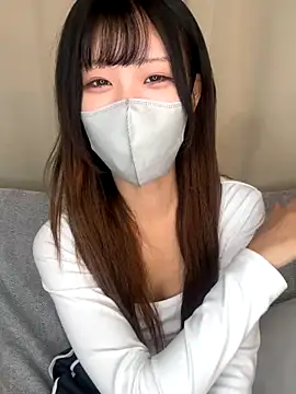 Snapshot of emiiiii1001 chatting on 11/29/25, 02:14 emiiiii1001 online show from 11/29/25, 02:14