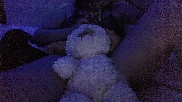 Snapshot of jenmarquez_ chatting on 10/27/25, 05:33 jenmarquez  online show from 10/27/25, 05:33