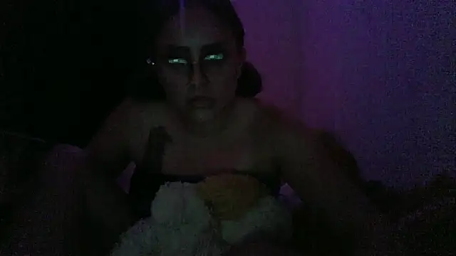 Snapshot of jenmarquez_ chatting on 10/30/25, 06:04 jenmarquez  online show from 10/30/25, 06:04