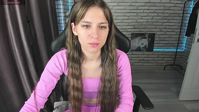 lasly moon online show from 10/12/25, 12:09