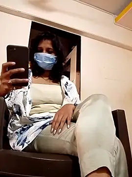 Love Foreverr12 online show from 10/06/25, 10:23