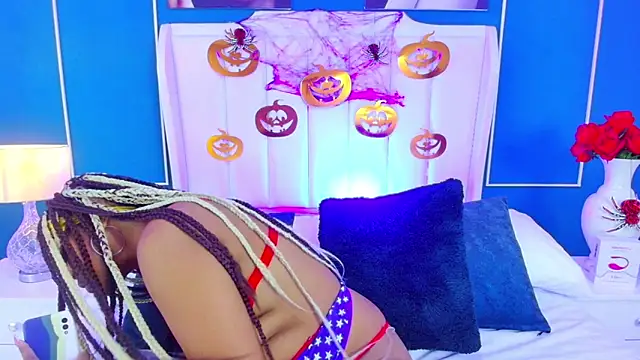 AngelaRoberts online show from 10/30/25, 04:03