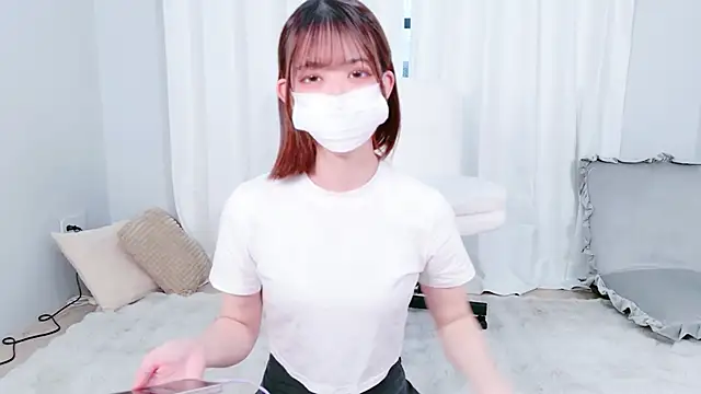 Snapshot of NANA_chan_1 chatting on 11/13/25, 05:17 NANA chan 1 online show from 11/13/25, 05:17