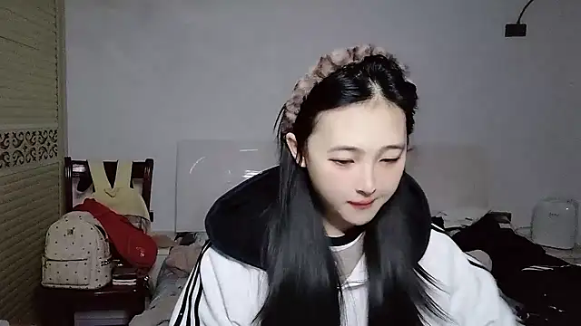 Snapshot of xxz98 chatting on 01/06/26, 12:53 xxz98 online show from 01/06/26, 12:53