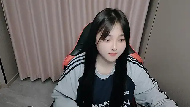 Snapshot of xxz98 chatting on 04/07/26, 01:22 xxz98 online show from 04/07/26, 01:22