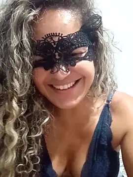 RaphinhaSanches online show from 10/04/25, 02:37