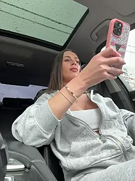  JessyRey  online show from 04/02/26, 11:30