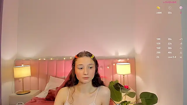 Snapshot of MilliMouse chatting on 09/23/25, 10:35 MilliMouse online show from 09/23/25, 10:35