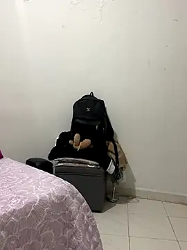 Aliciawhitee online show from 12/14/25, 03:01