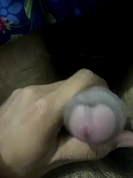 Snapshot of longfuckk chatting on 10/15/25, 04:18 longfuckk online show from 10/15/25, 04:18