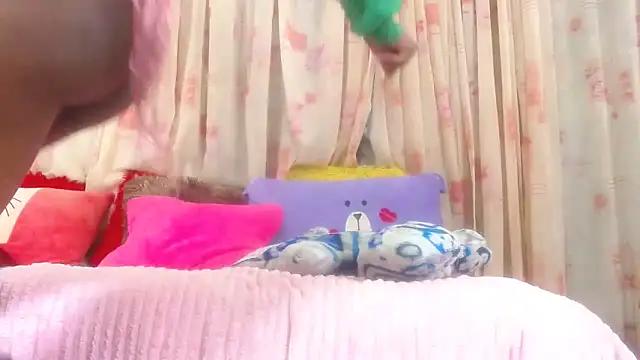 LoloQueen5 online show from 04/15/26, 07:58