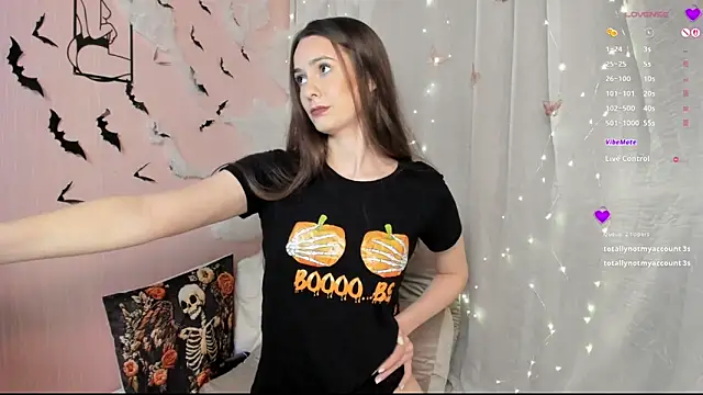 Snapshot of Monica_Velvet chatting on 11/03/25, 12:46 Monica Velvet online show from 11/03/25, 12:46